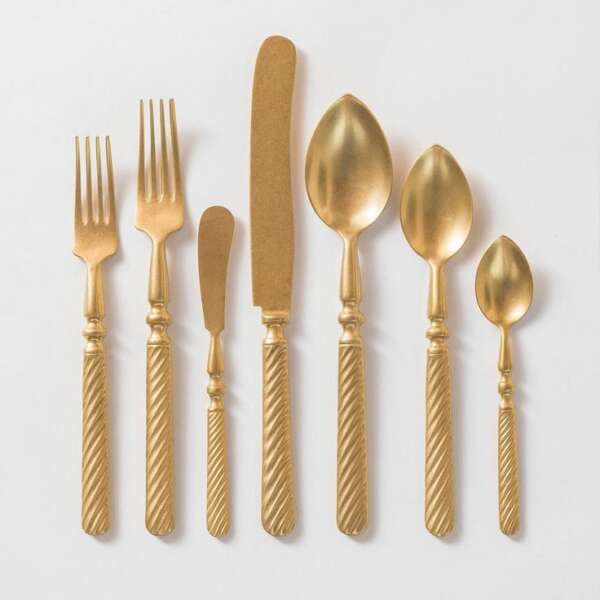 ชุดช้อนส้อมทองโมเดิร์น - ชุดช้อนส้อมด้ามจับเรียวยาวสีทอง